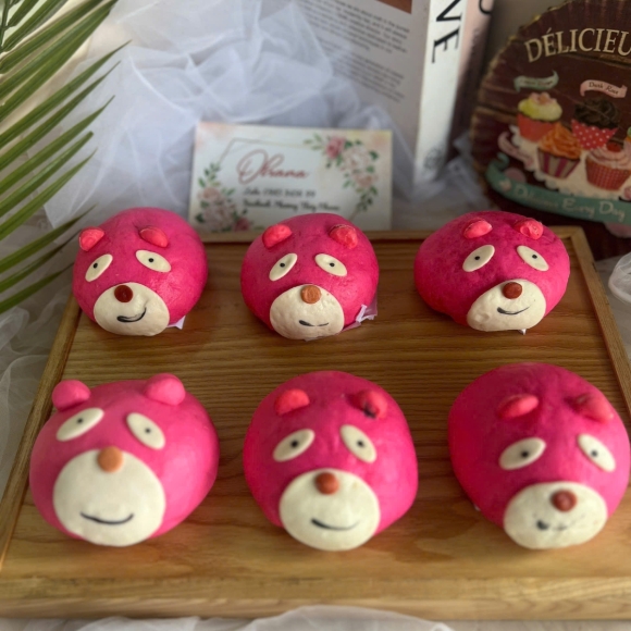Bánh bao hình con gấu dâu 